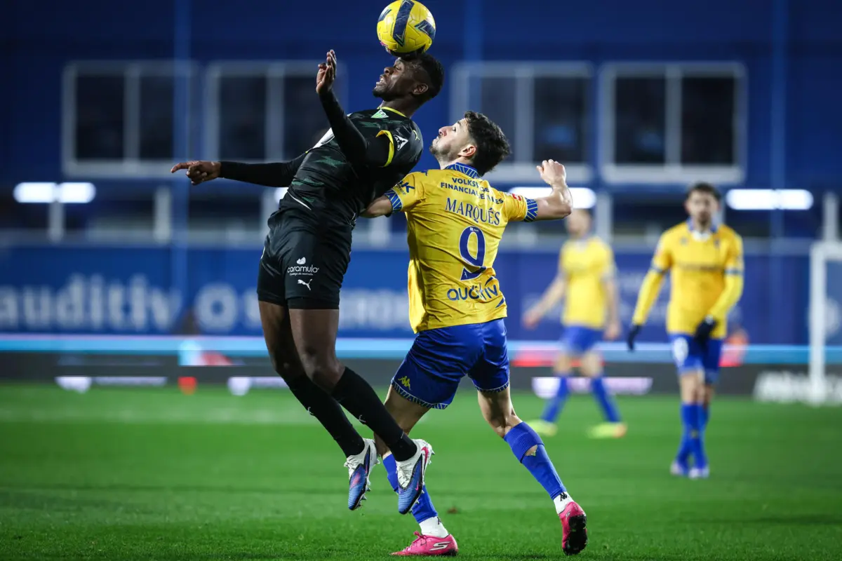 Empate entre Estoril e Tondela