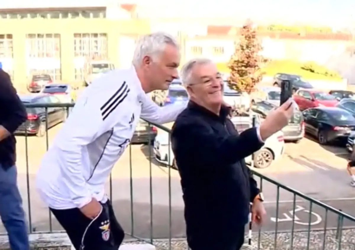 Imagem de contexto do artigo José Mourinho e plantel votaram na Casa do Benfica do Seixal