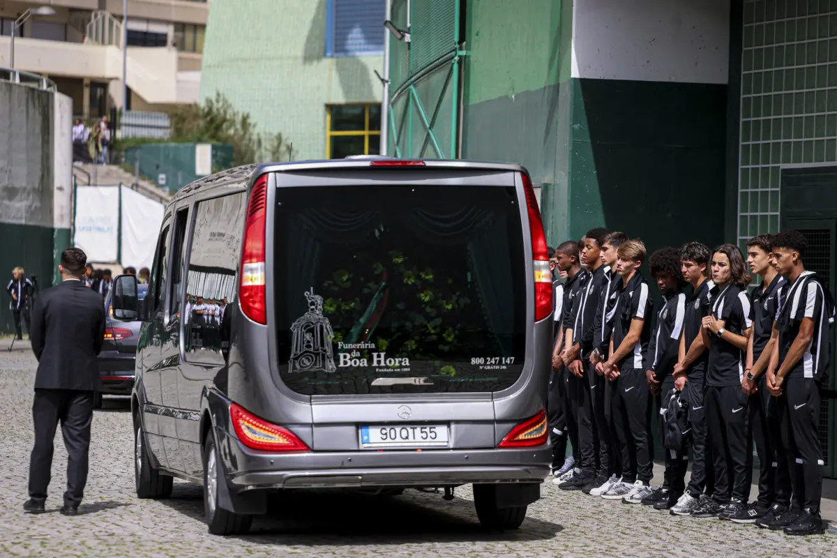 Imagem de contexto do artigo A última homenagem do Sporting a Aurélio Pereira junto a Alvalade