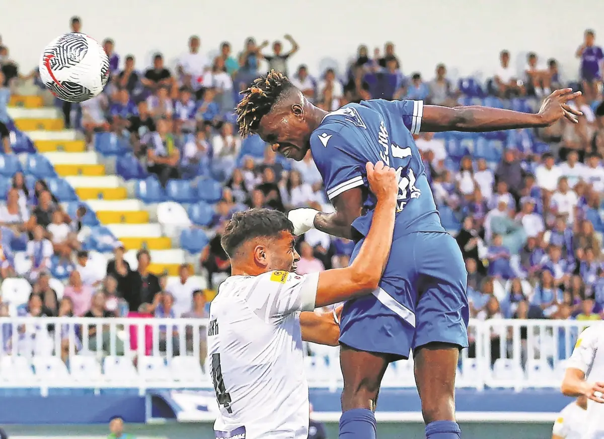 Nigeriano Ejike Opara joga na Sérvia e deve ser reforço vitoriano em janeiro