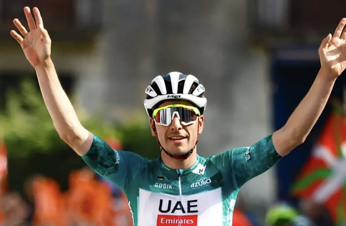 João Almeida (créditos: UAE Emirates)