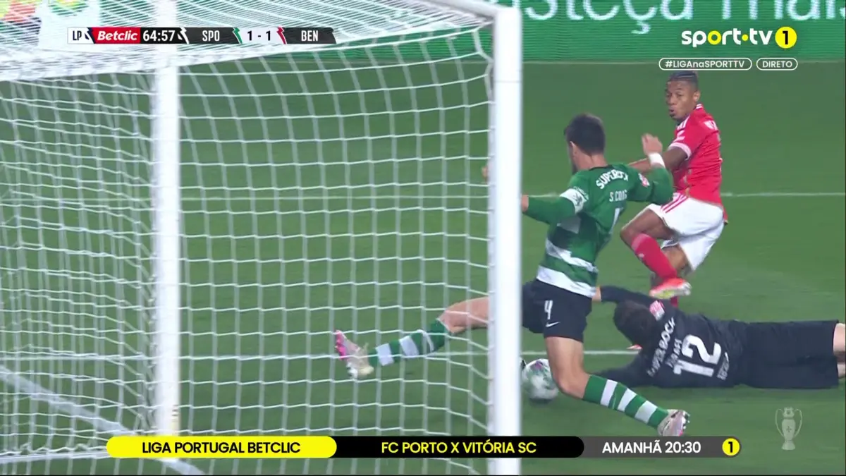 Imagem de contexto do artigo Sporting-Benfica: Coates tira o golo a Neres quase em cima da linha