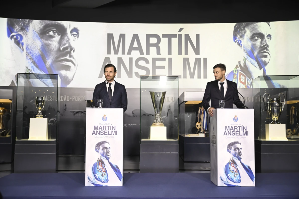 Imagem de contexto do artigo Anselmi e as palavras de AVB sobre o rendimento do futebol: "Gosto que me desafiem..."