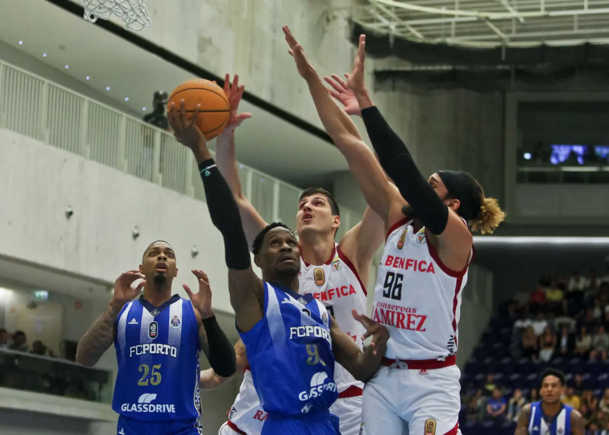 Imagem de contexto do artigo Benfica adianta-se ao FC Porto na final da Liga Betclic