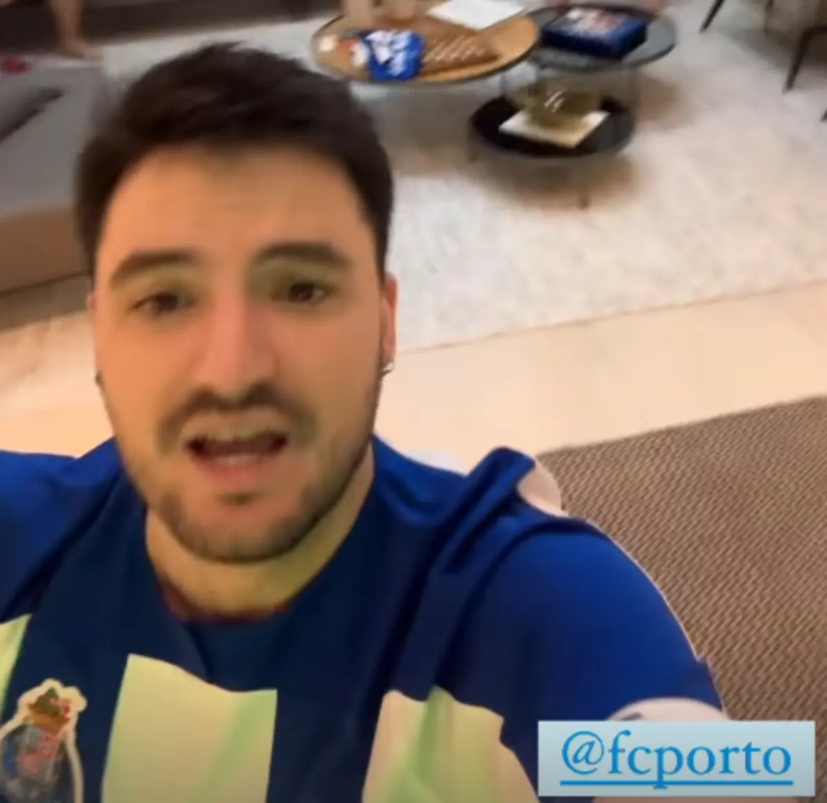 Imagem de contexto do artigo Youtuber Felipe Neto vibra com vitória do FC Porto na Champions League