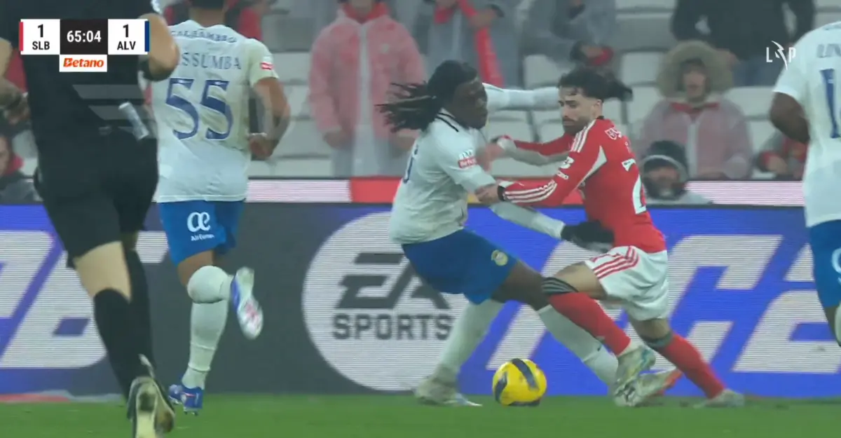 Imagem de contexto do artigo Primeiro Rafa, depois Barreiro: Benfica pede penálti nestes dois lances