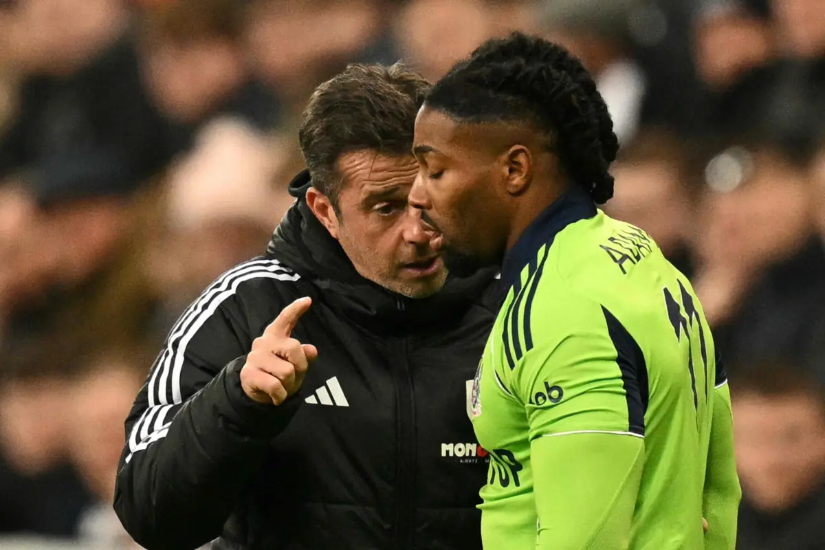 Marco Silva a dar indicações a Adama Traoré