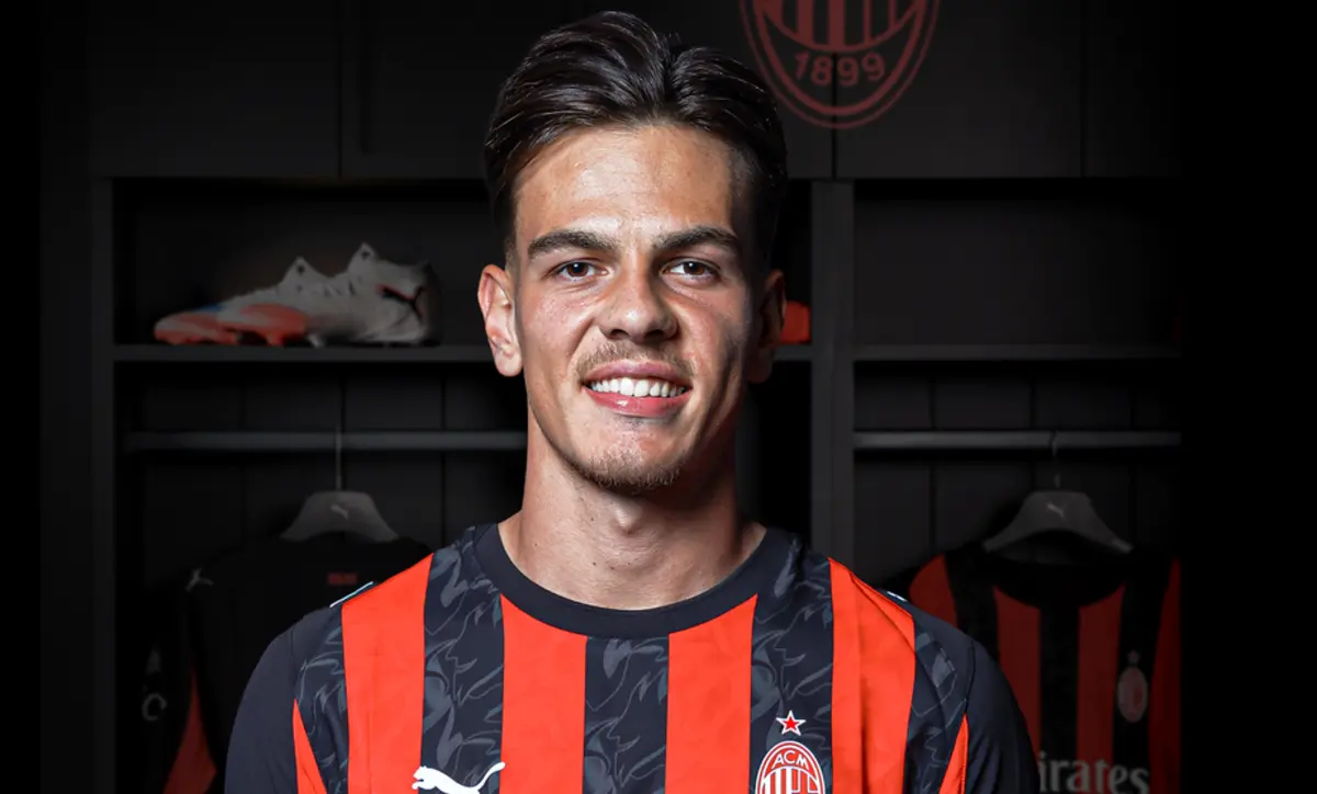 Imagem de contexto do artigo Médio internacional pela Suíça oficializado como reforço do Milan