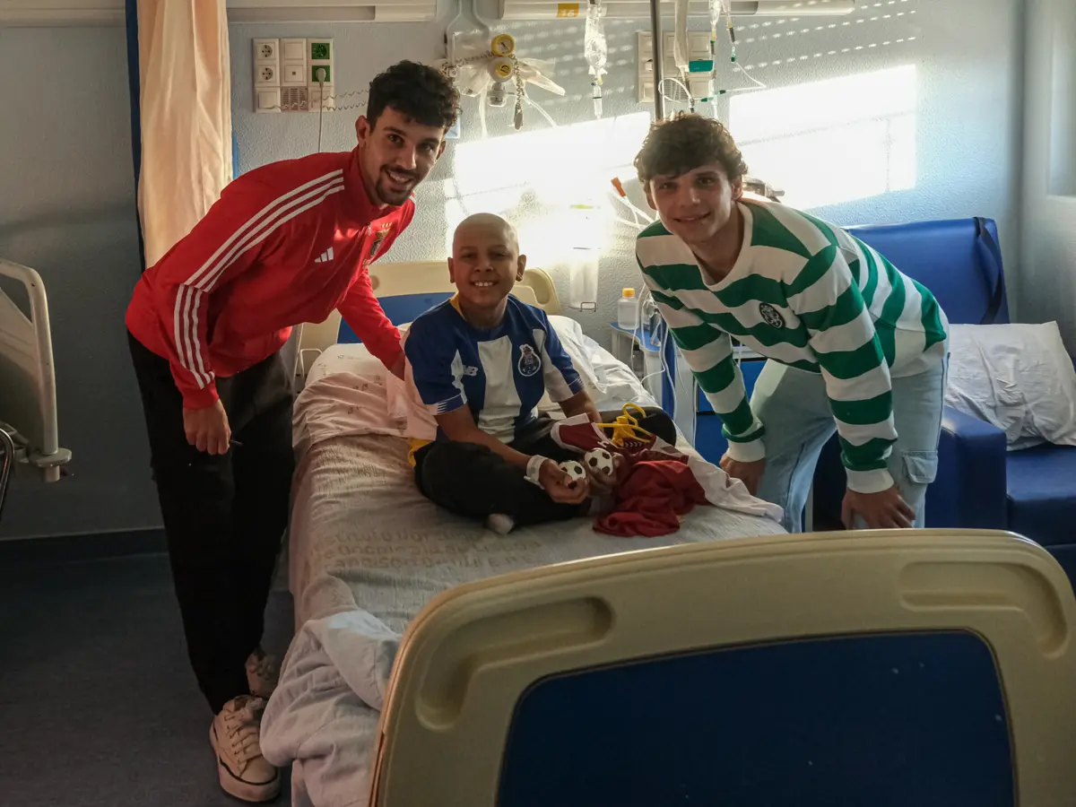 Imagem de contexto do artigo Antes do dérbi, Tomás Araújo e Eduardo Quaresma visitaram IPO de Lisboa