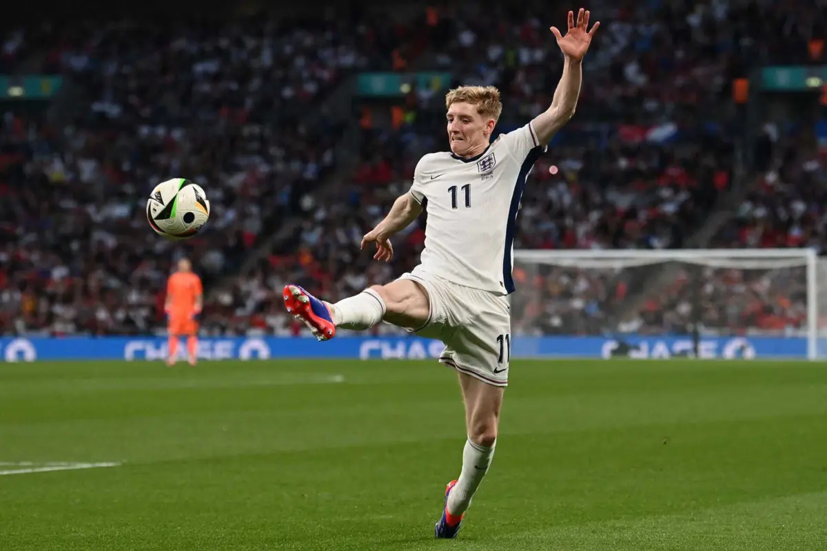 Anthony Gordon (créditos: AFP)