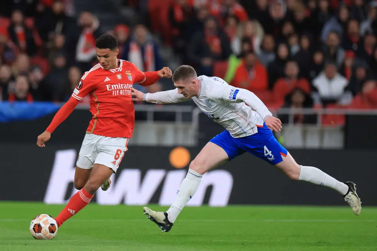 Bah com a bola (créditos: PATRICIA DE MELO MOREIRA / AFP)