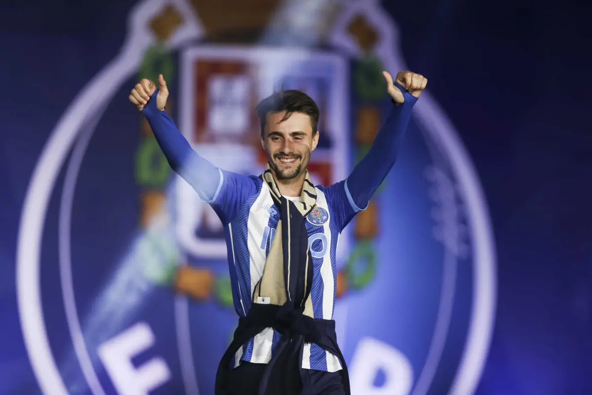 Imagem de contexto do artigo Fábio Vieira praticamente fechado no FC Porto por empréstimo do Arsenal