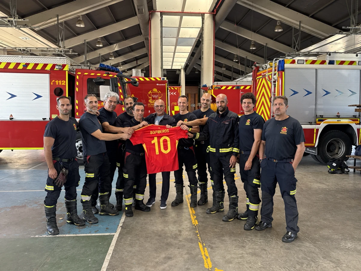 Imagem de contexto do artigo Convocados da Espanha com homenagem emocionada: "O desafio mais importante é contra o fogo"