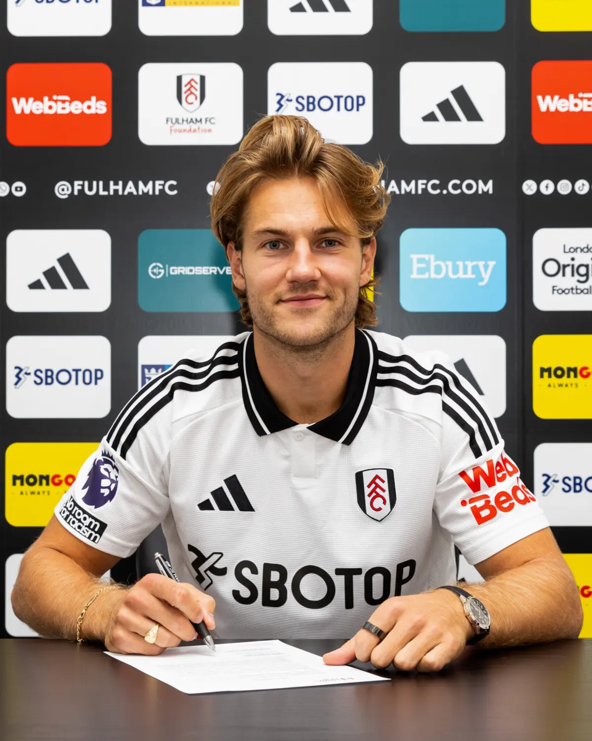 Imagem de contexto do artigo Defesa dinamarquês volta ao Fulham após três anos no Crystal Palace