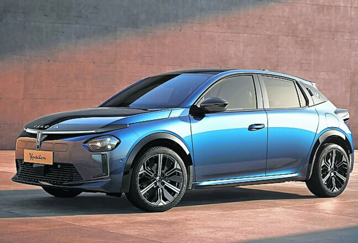 O novo Ypsilon, um elétrico que chegará em 2025, terá 240 cavalos na versão HF