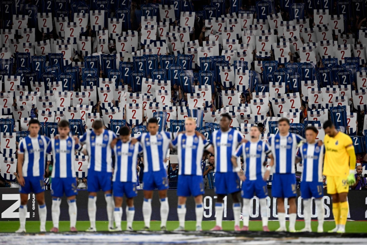 Minuto de silêncio por Jorge Costa