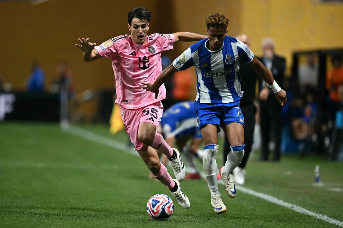 Gonçalo Borges de saída do FC Porto (créditos: AFP)