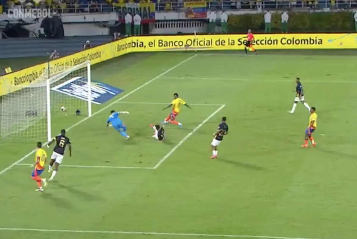 Imagem de contexto do artigo Podia ter dado o empate à Colômbia, mas protagonizou este incrível falhanço. Ora veja