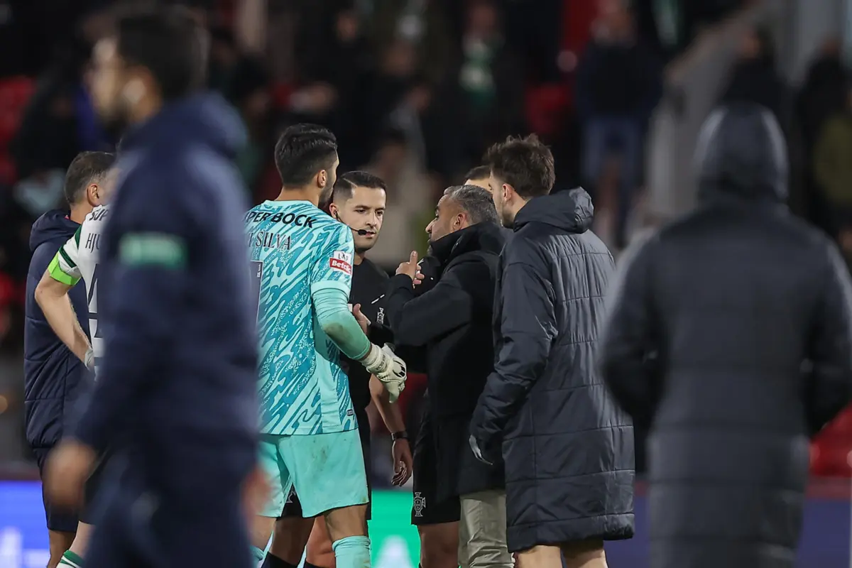 Rui Borges dirigiu-se à equipa de arbitragem do Gil Vicente-Sporting