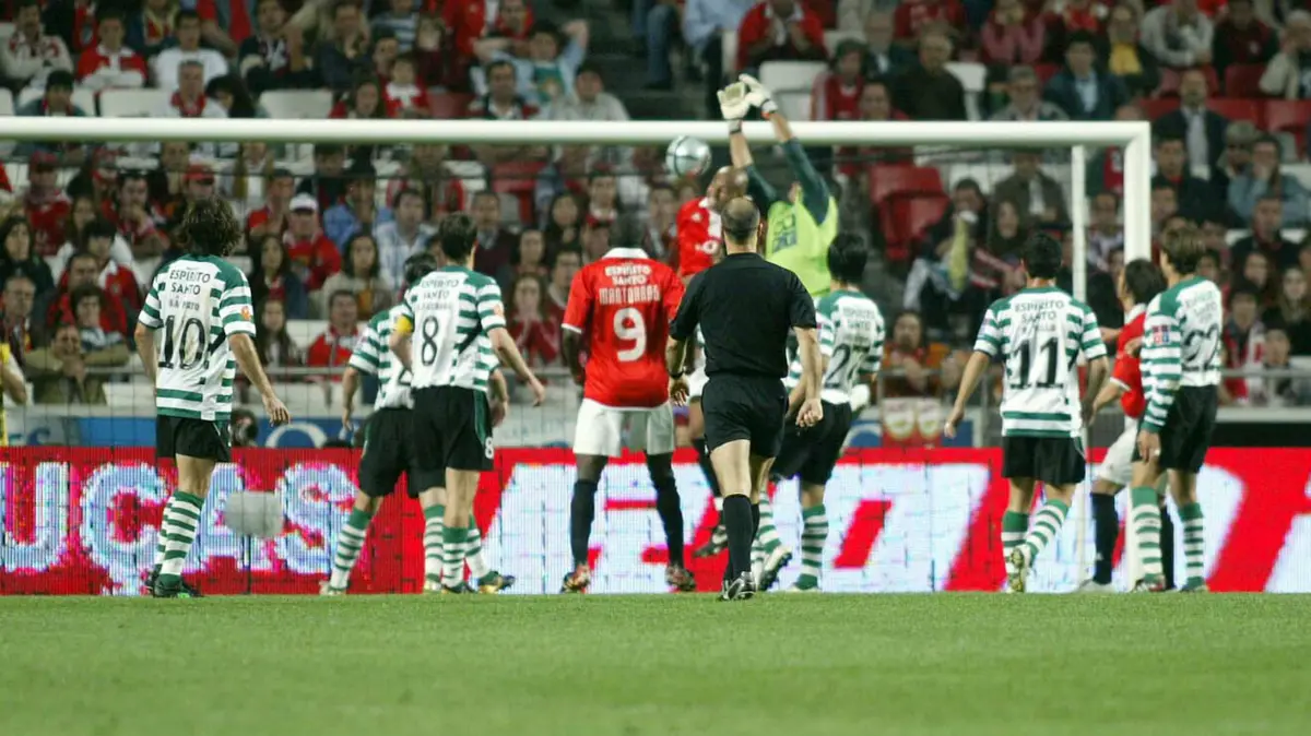 Nuno Assis recordou golo de Luisão (Reprodução: Benfica)