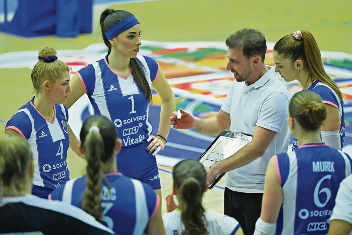 Imagem de contexto do artigo Miguel Coelho, treinador do FC Porto: "Há um grande espírito em campo"