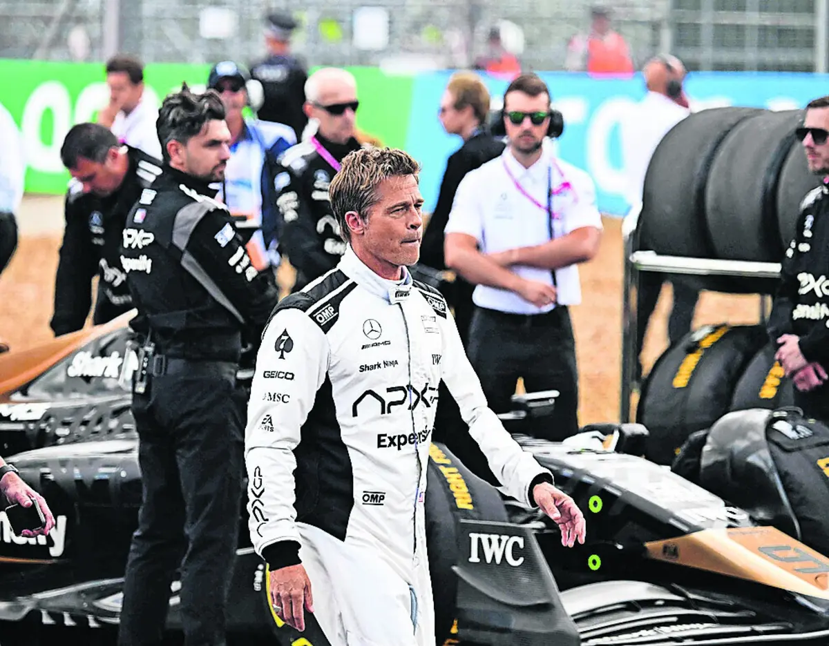 Brad Pitt encarna a personagem de um piloto veterano que regressa à Fórmula 1