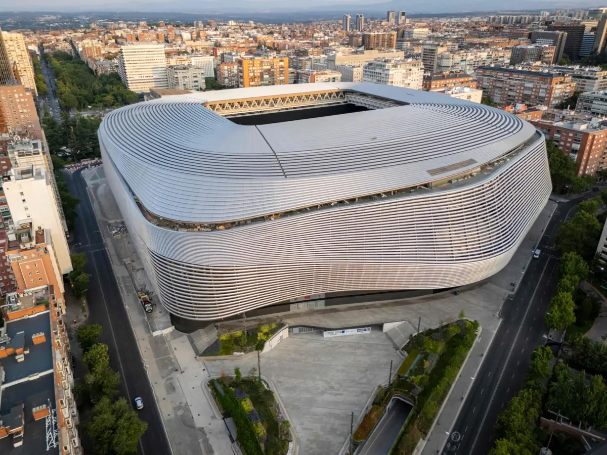 Santiago Bernabéu recebe o Real Madrid-Benfica