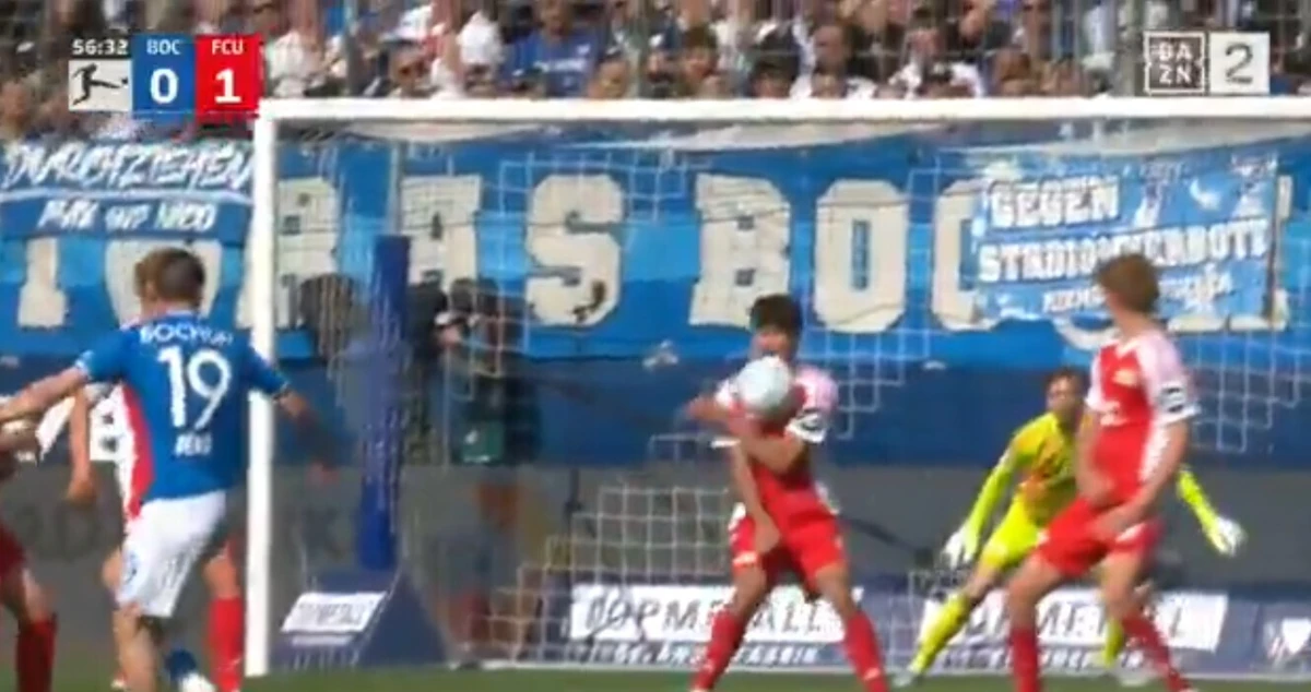 A bolada no pescoço que lesionou Diogo Leite