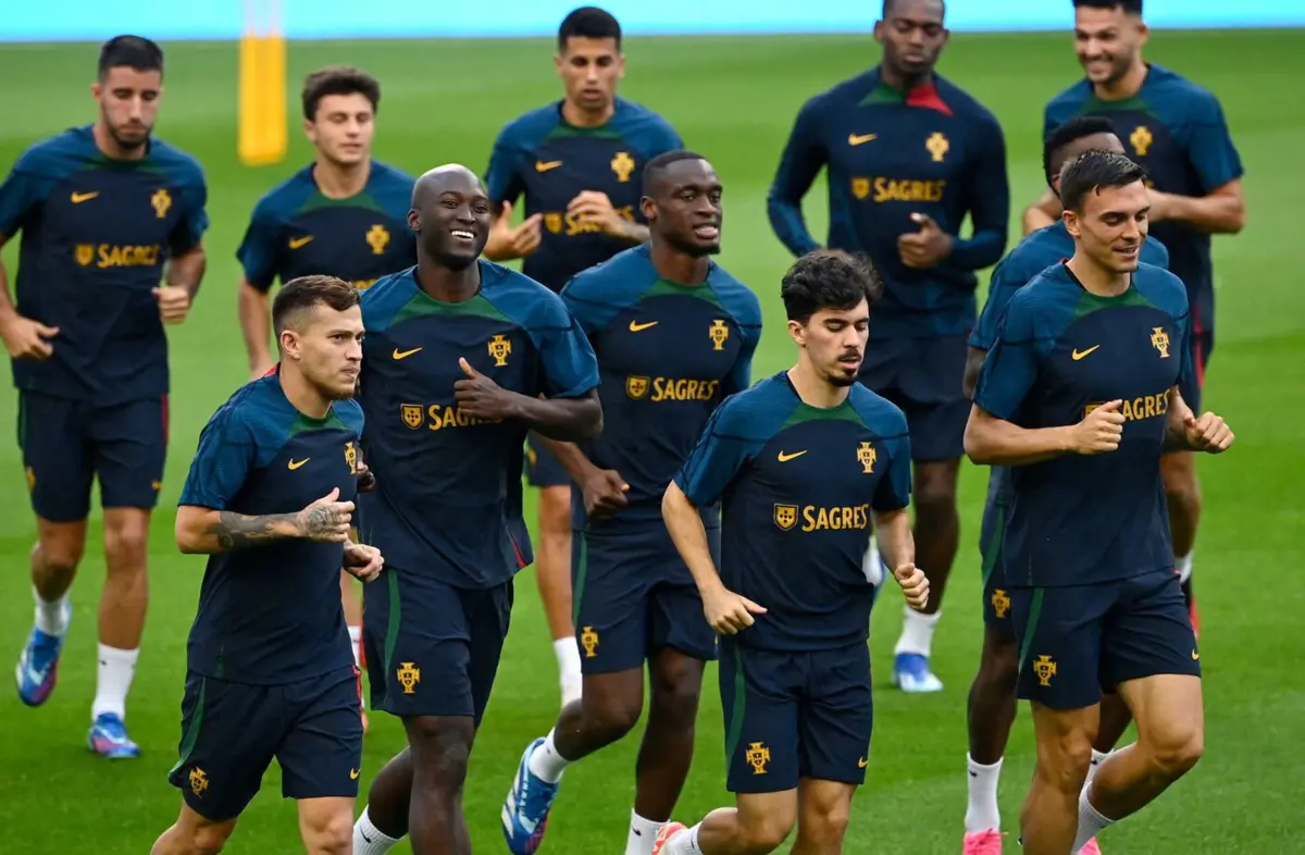 Imagem de contexto do artigo Roberto Martínez deixa um jogador na bancada para o Bósnia-Portugal