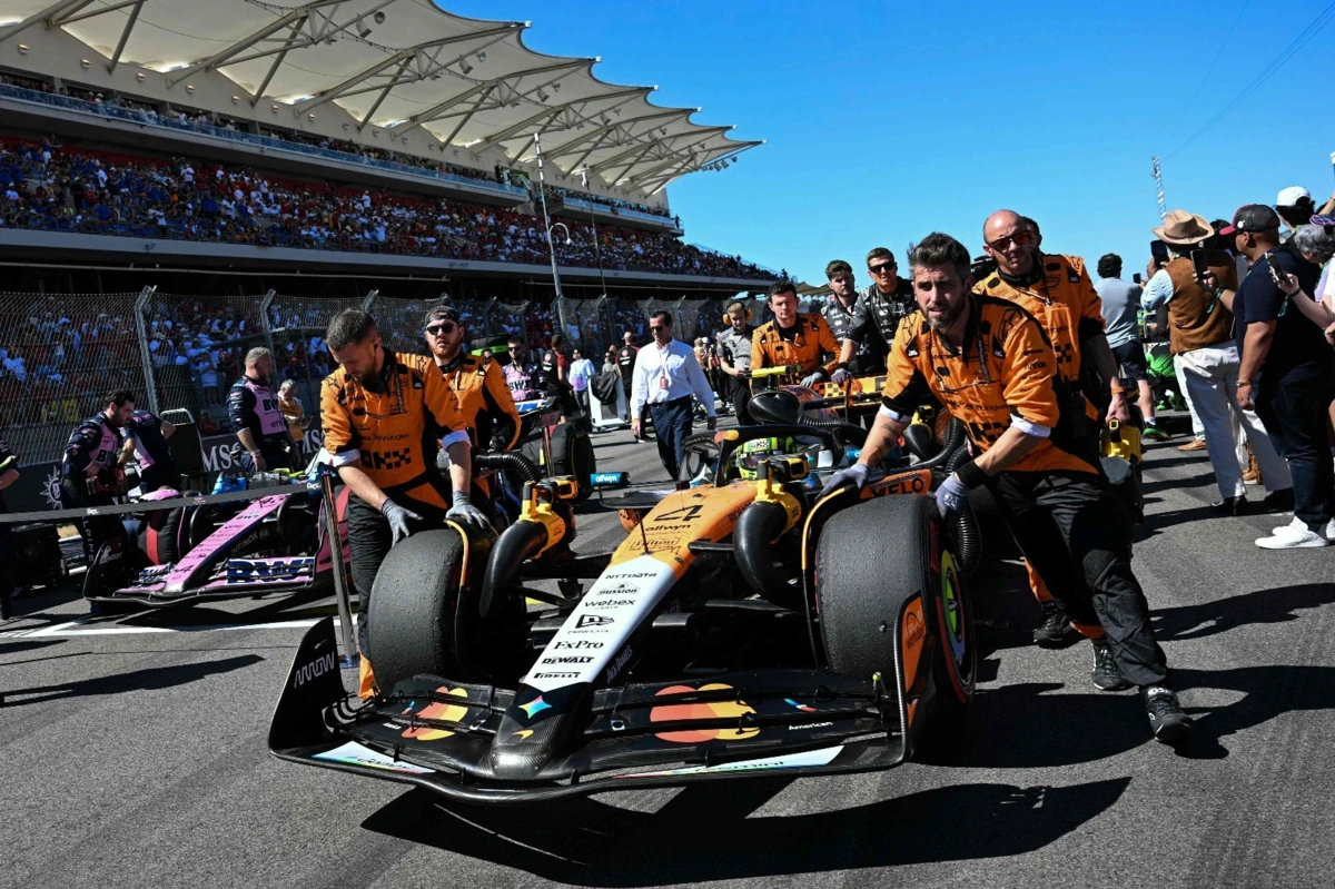 Imagem de contexto do artigo Red Bull multada por tentar tirar autocolante que ajudava Lando Norris