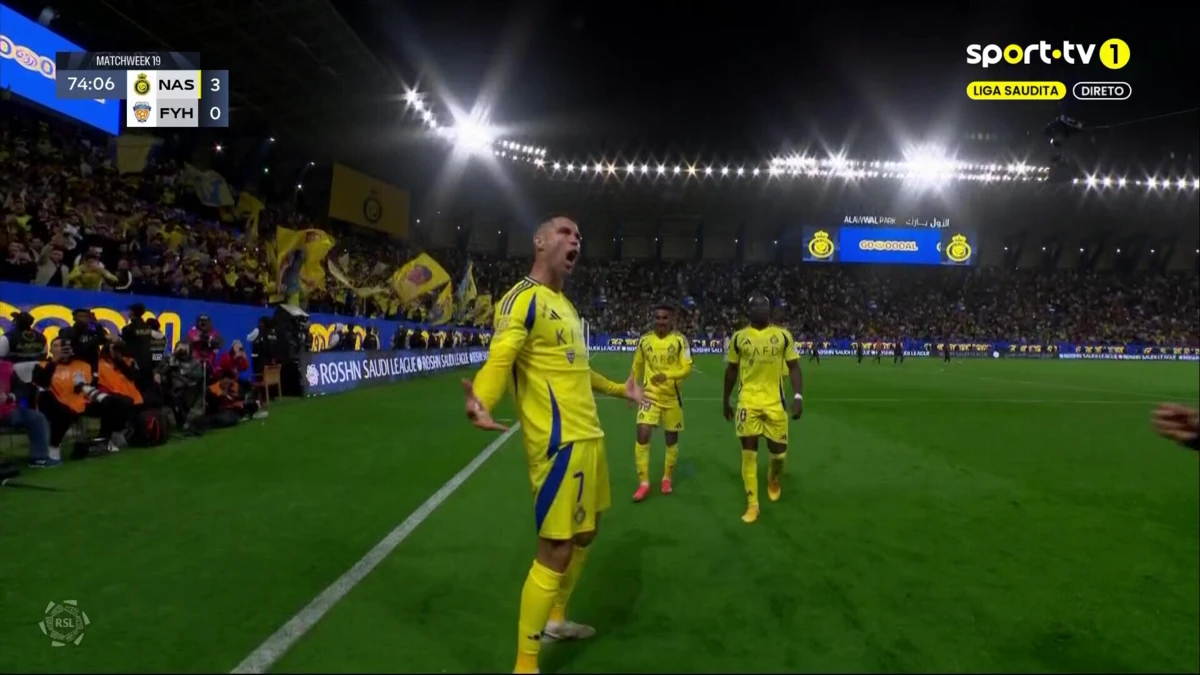 Imagem de contexto do artigo Ronaldo estreia-se a marcar com 40 anos, dança e a mãe celebra nas bancadas