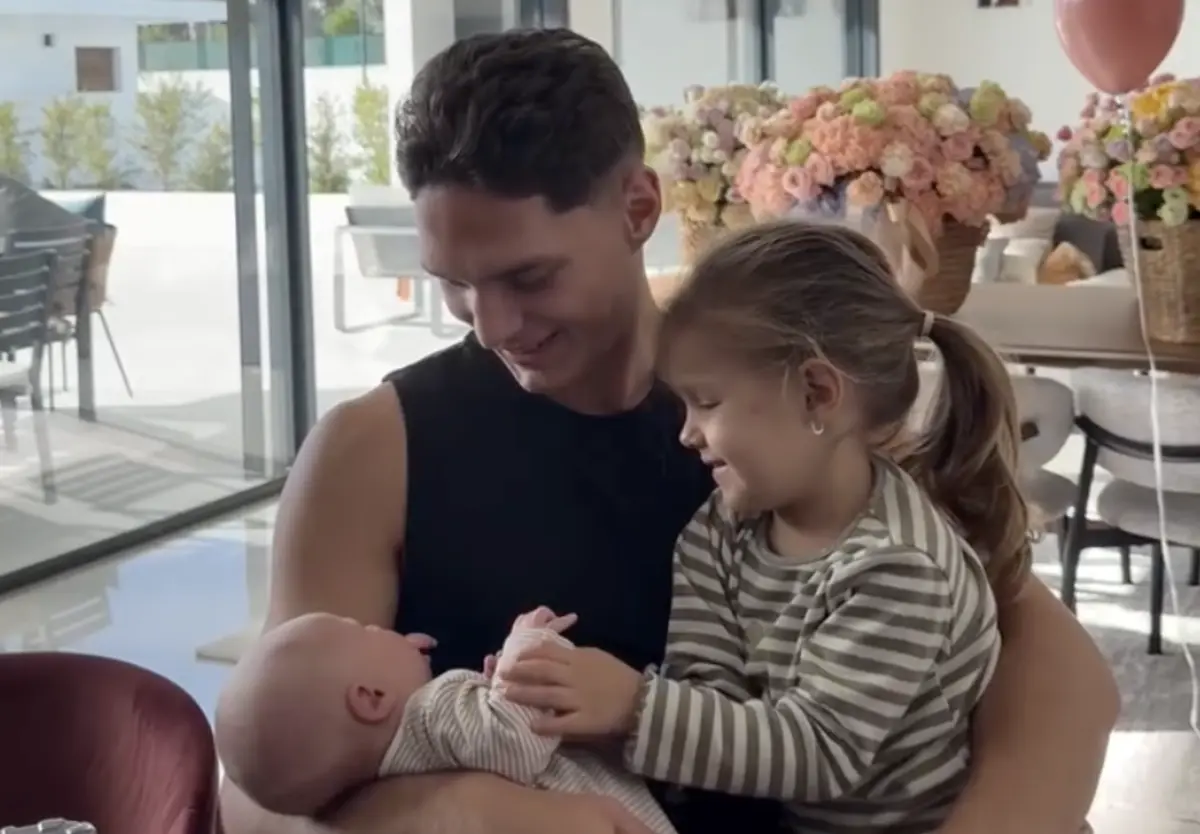 Imagem de contexto do artigo Sudakov já está com a mulher e as filhas em Portugal. Ora veja