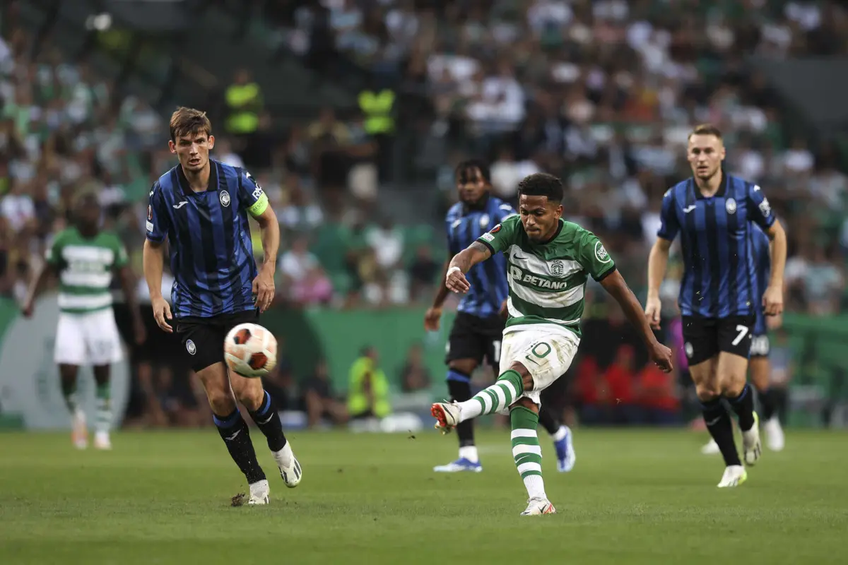 Edwards e companhia voltam a encontrar a Atalanta, contra quem jogaram na fase de grupos (Créditos: Filipe Amorim/Global Imagens)