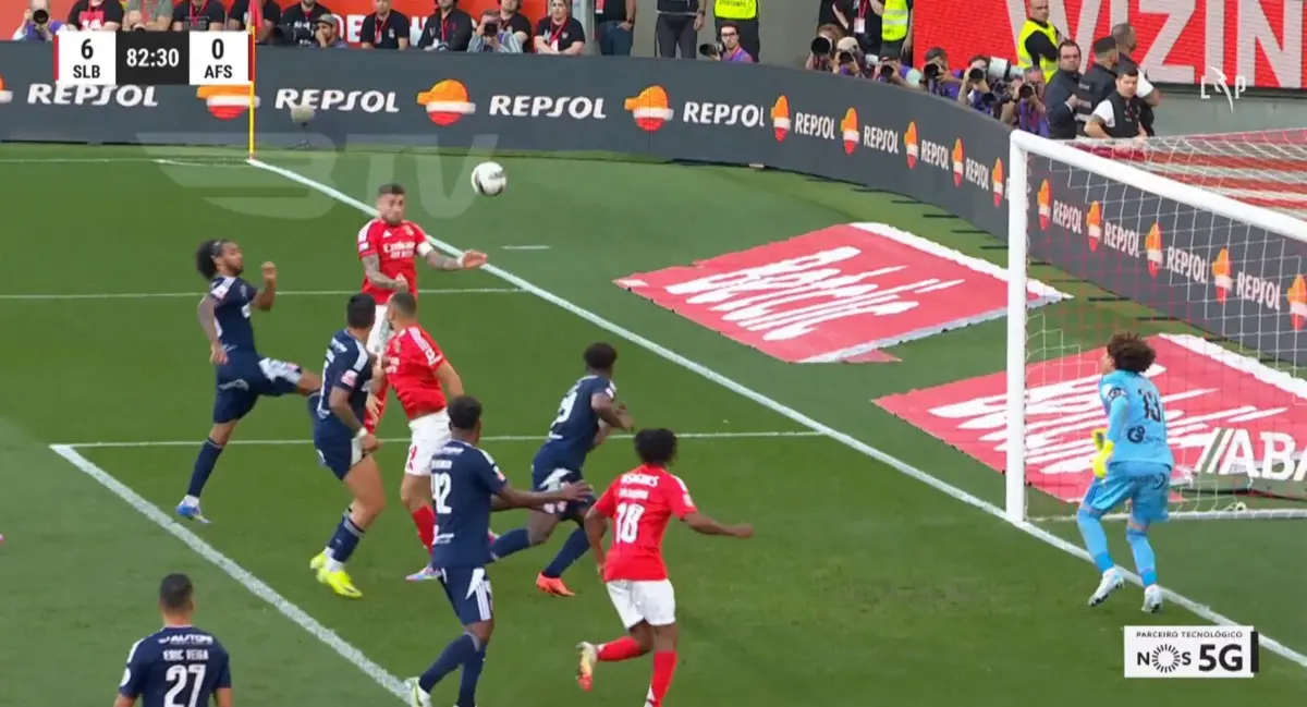 Imagem de contexto do artigo Belotti e Otamendi fecham goleada do Benfica ao Aves SAD: veja os lances