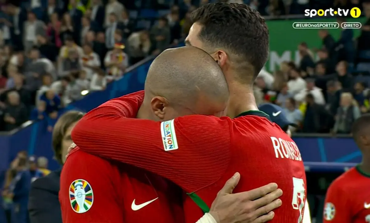 Pepe chora com Ronaldo