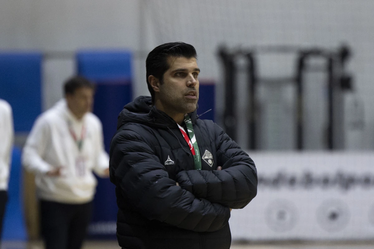 Ricardo Moreira no banco do Águas Santas