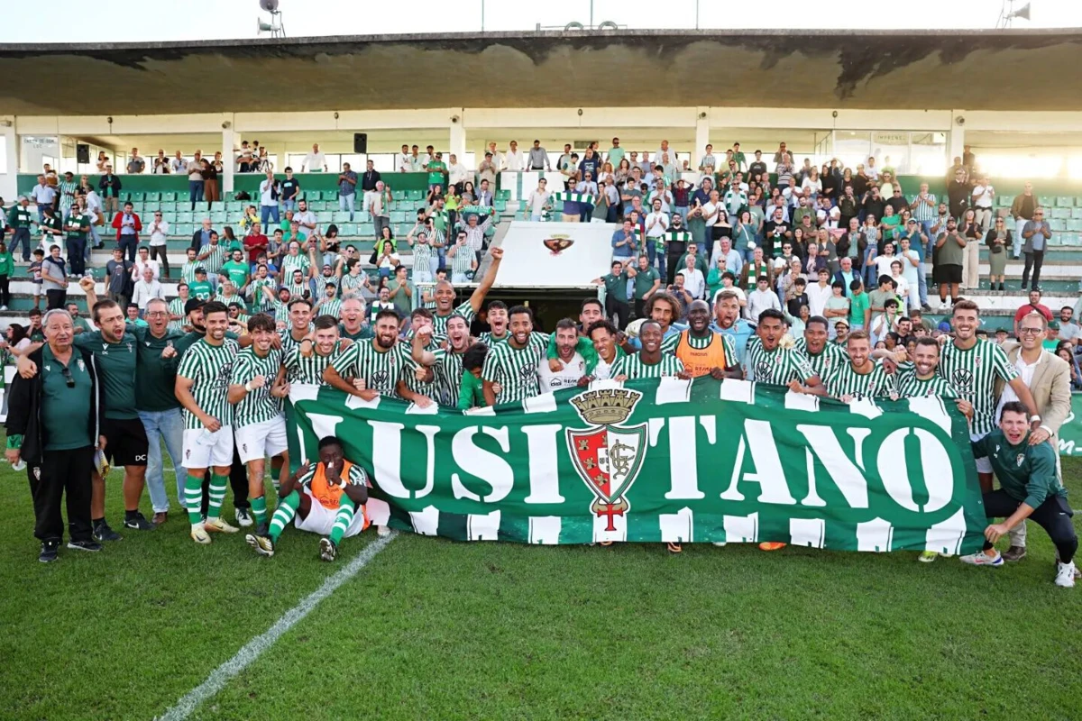 Imagem de contexto do artigo Lusitano de Évora elimina Aves SAD: "Um treinador com mais de 200 jogos, contra um que não tem jogos na I Liga"
