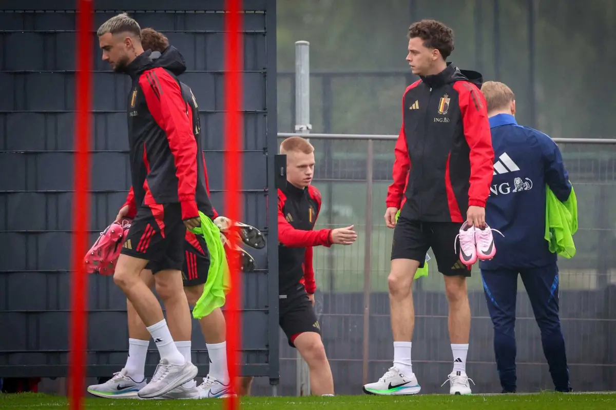 Zeno Debast ao serviço da seleção da Bélgica (Créditos: VIRGINIE LEFOUR / Belga / AFP)