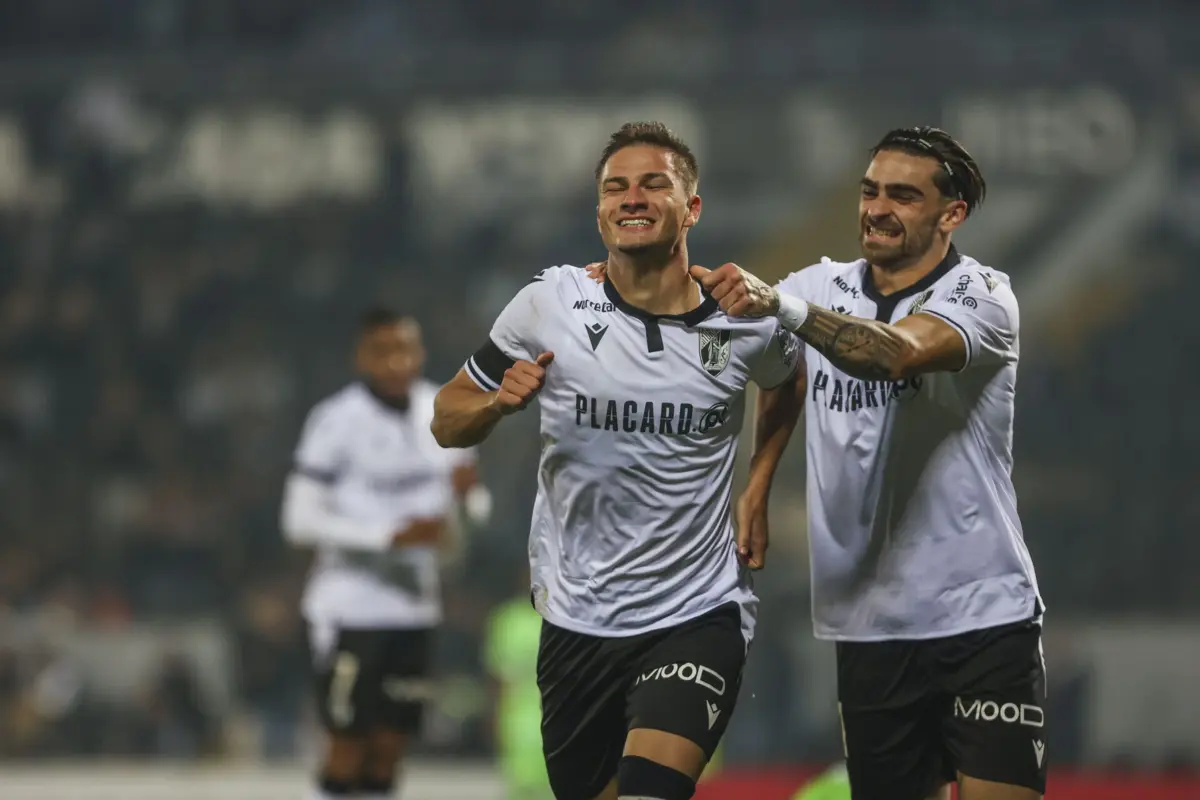 Miguel Maga e Jota Silva (Créditos: Vitória SC)