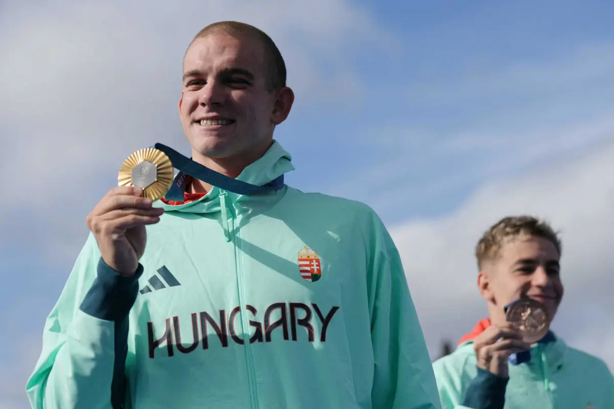 Kristóf Rasovszky, campeão olímpico em Paris'2024 (créditos: AFP)