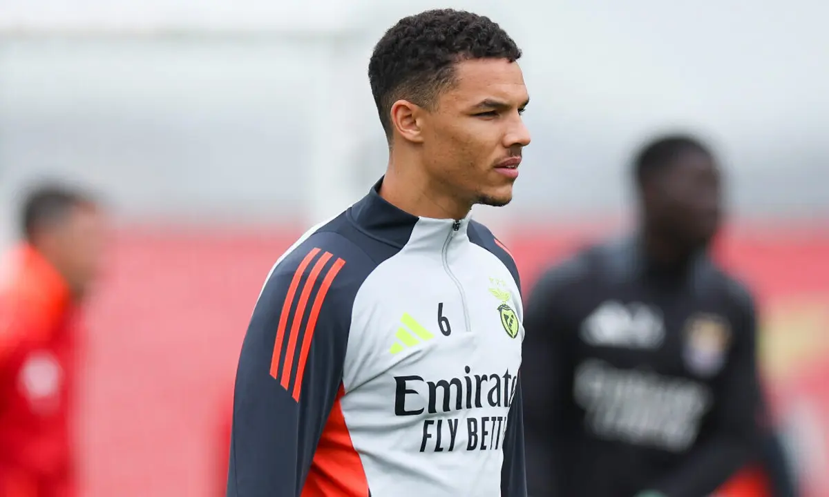 Alexander Bah (Créditos: Benfica)