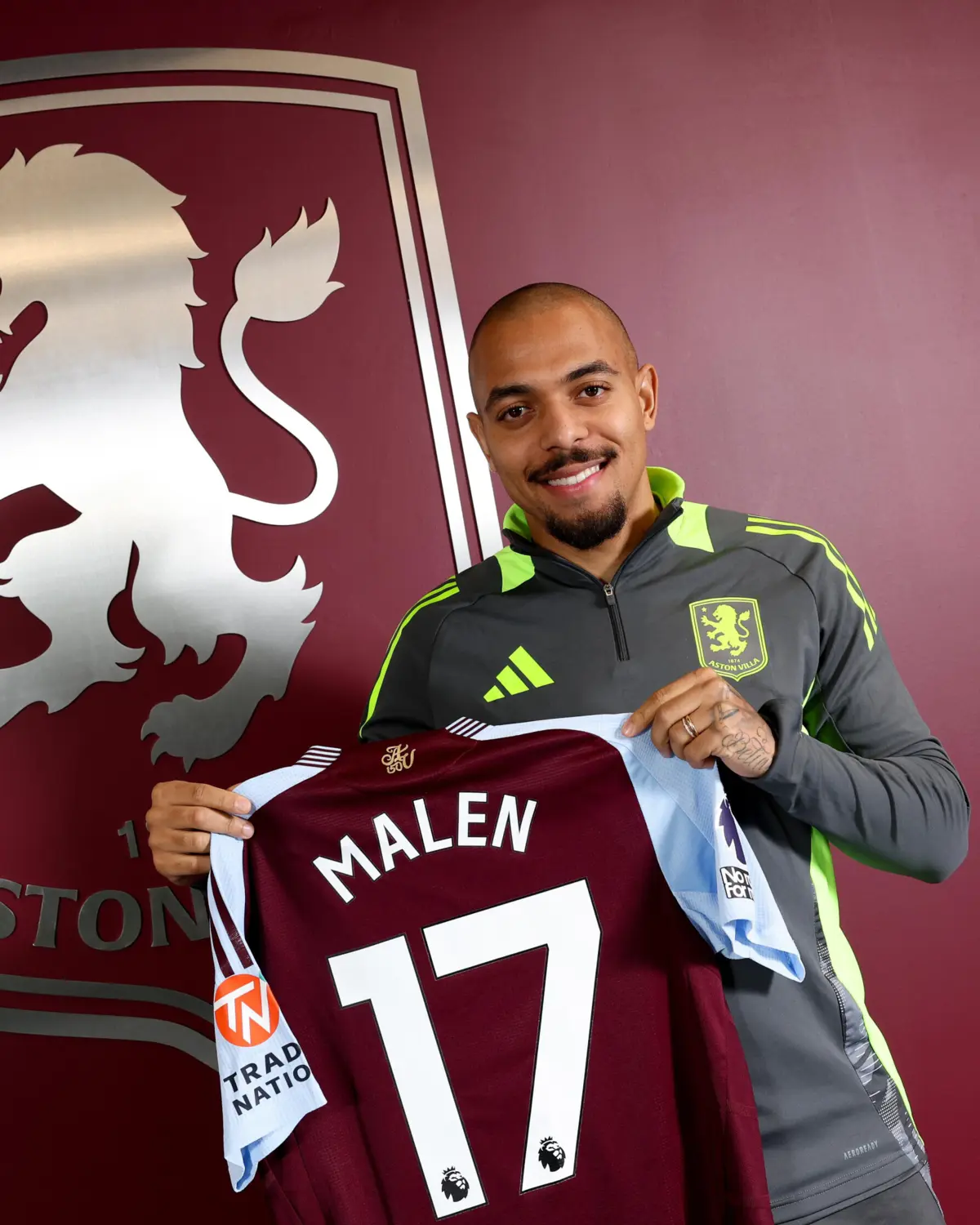 Imagem de contexto do artigo Oficial: Malen troca a Bundesliga pela Premier League