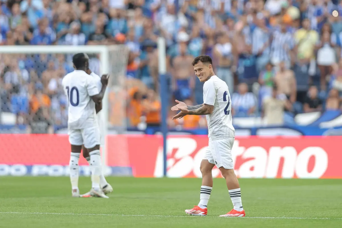 Otávio, médio do Al Nassr