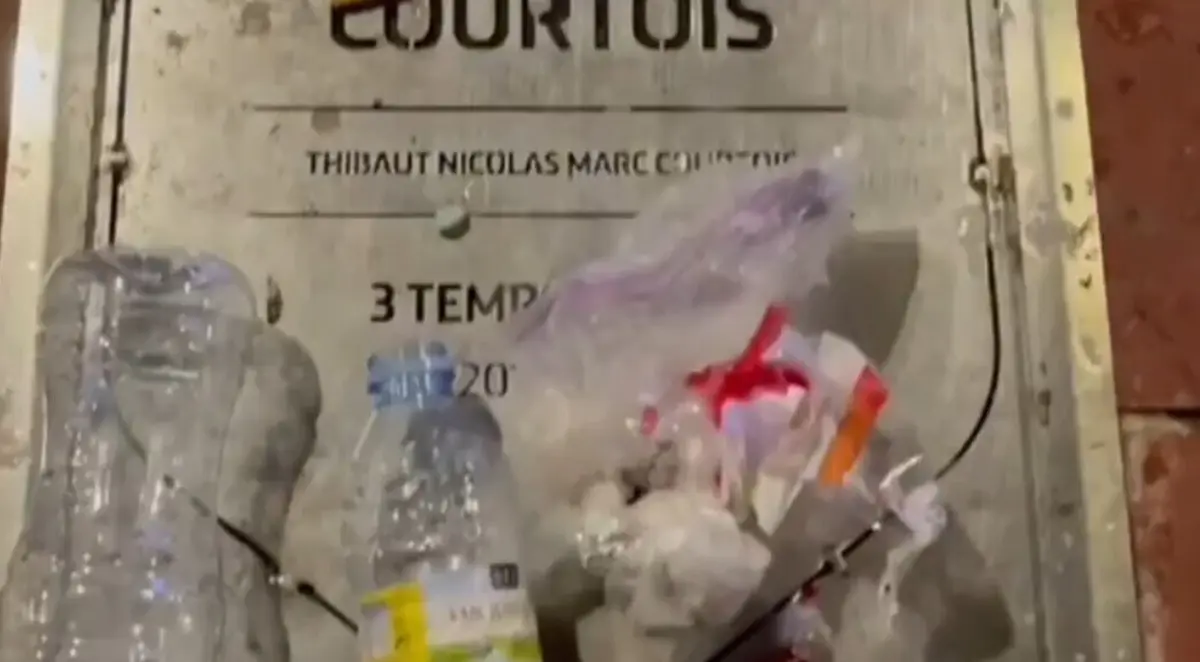 Imagem de contexto do artigo Adeptos do Atlético de Madrid vandalizam placa de Courtois no estádio