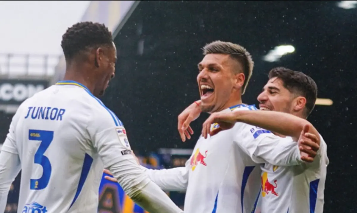 Jogadores do Leeds festejam