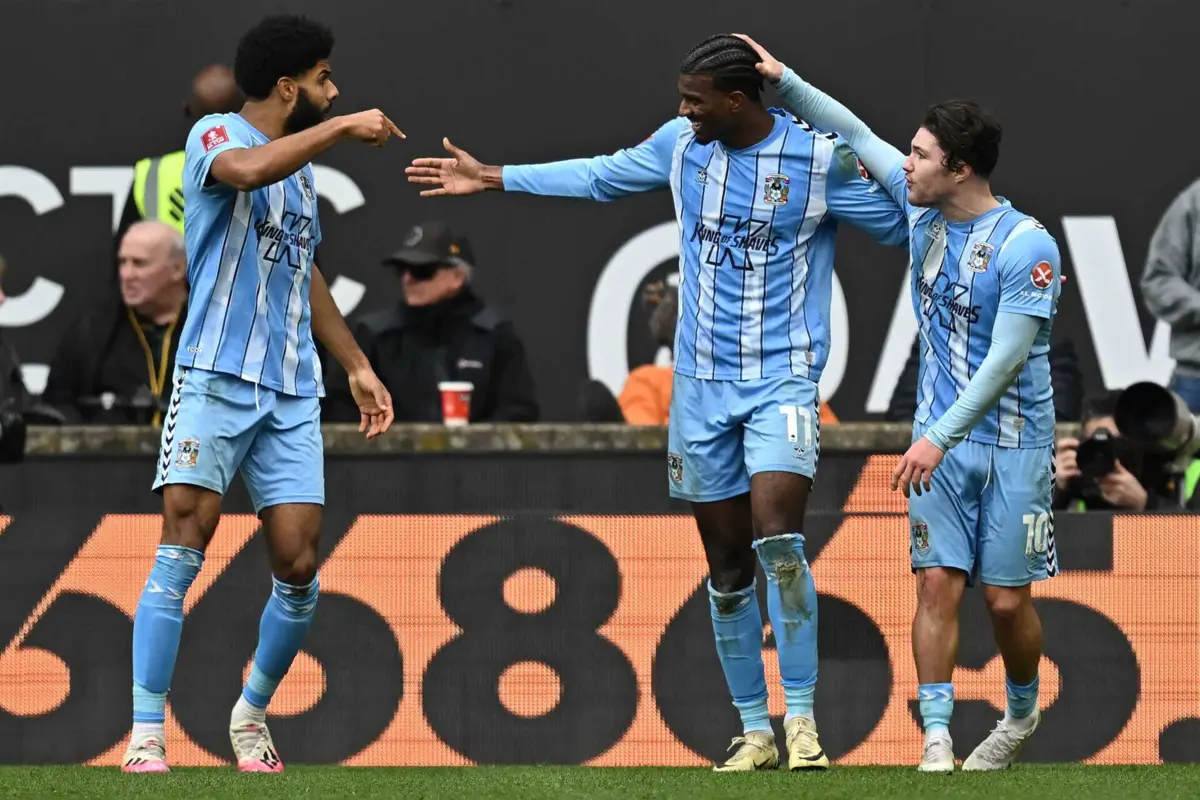 Coventry (créditos: AFP)