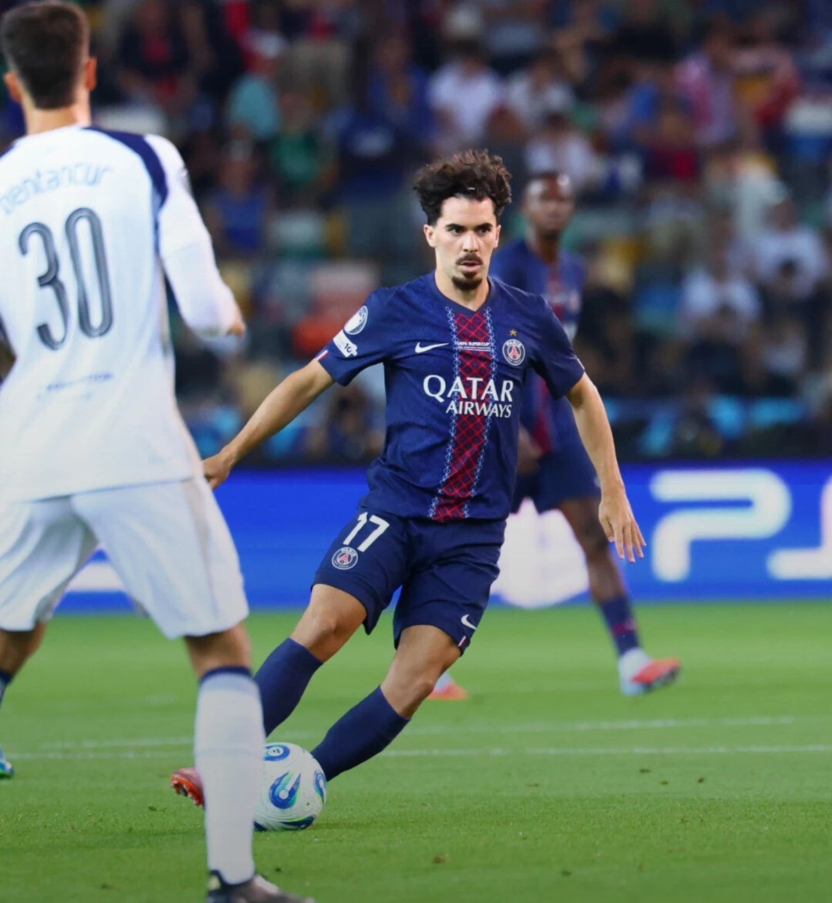 Imagem de contexto do artigo Vitinha fala da Bola de Ouro, de Jorge Costa e da Supertaça: "Sabíamos que com um golo iam tremer"