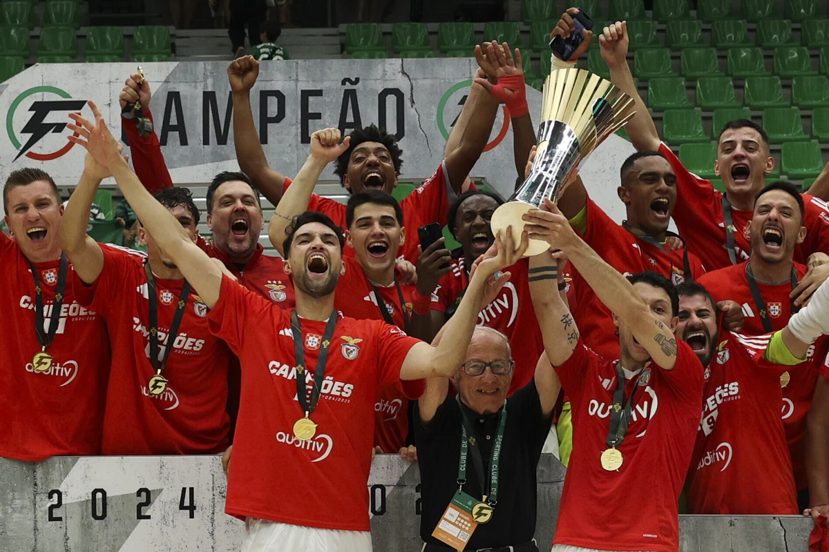 Imagem de contexto do artigo A festa do Benfica pela conquista do campeonato de futsal em imagens