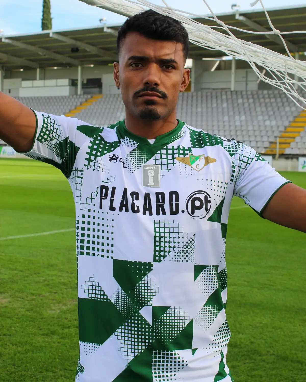 Vinicius Mingotti (créditos: Moreirense)