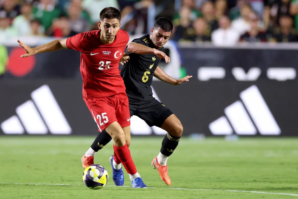 Tiknaz é internacional turco (Créditos: AFP)